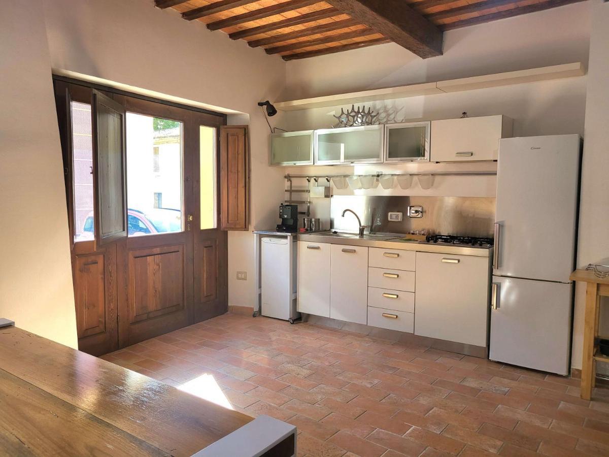 Appartamento Davanti Al Porto Romano Bevagna Buitenkant foto