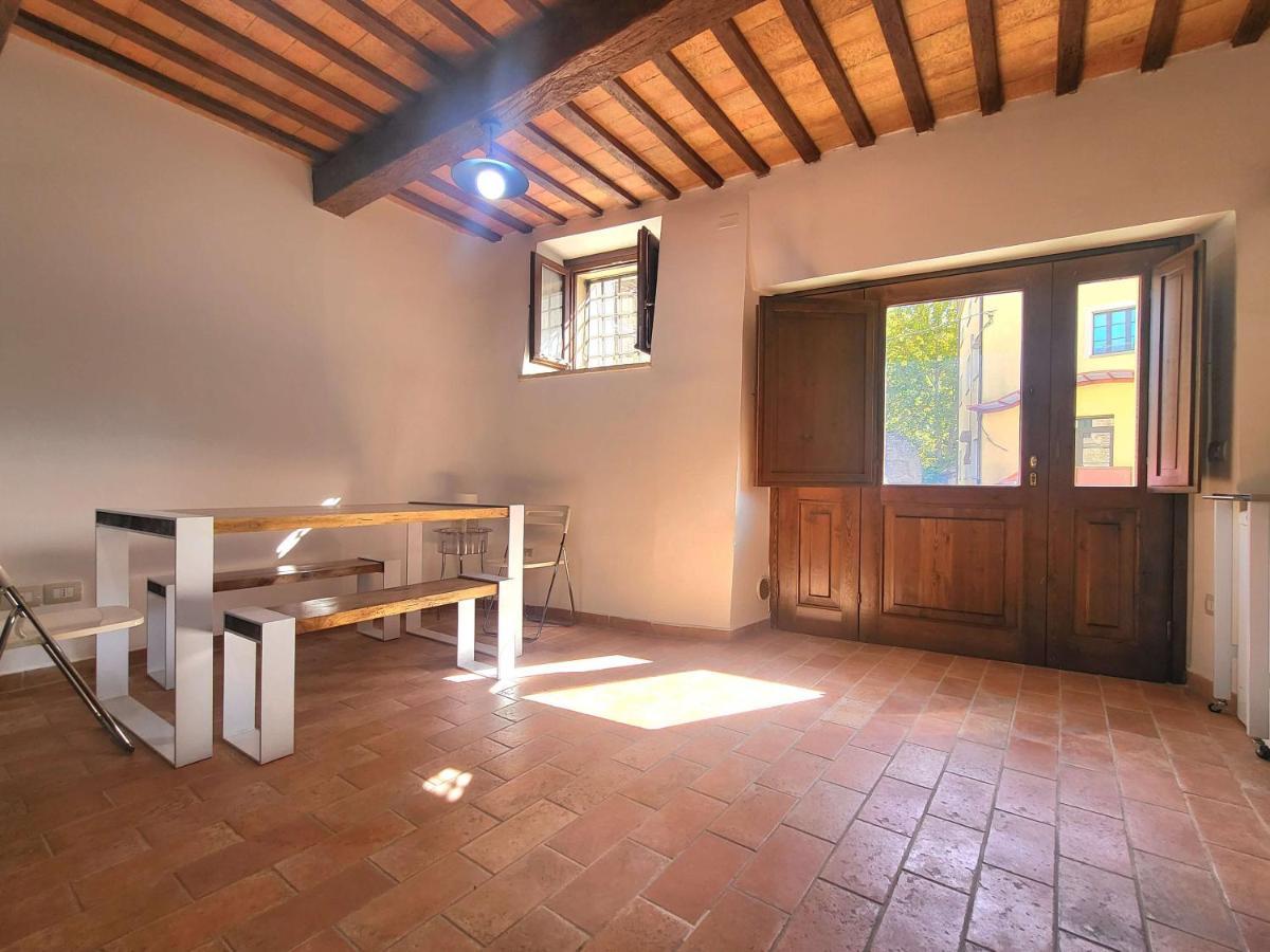 Appartamento Davanti Al Porto Romano Bevagna Buitenkant foto